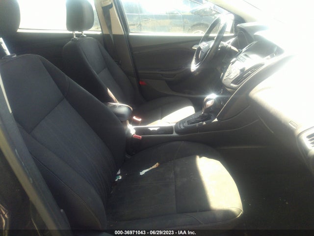 Ford FOCUS SE 2015 1FADP3K28FL281345 Image 5