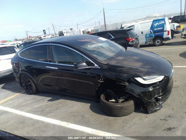 2021 Tesla Model X, VIN: 5YJXCDE27MF321497