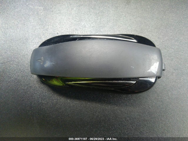 2021 Tesla Model X, VIN: 5YJXCDE27MF321497