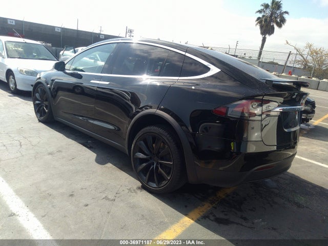 2021 Tesla Model X, VIN: 5YJXCDE27MF321497