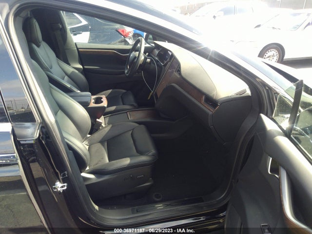 2021 Tesla Model X, VIN: 5YJXCDE27MF321497