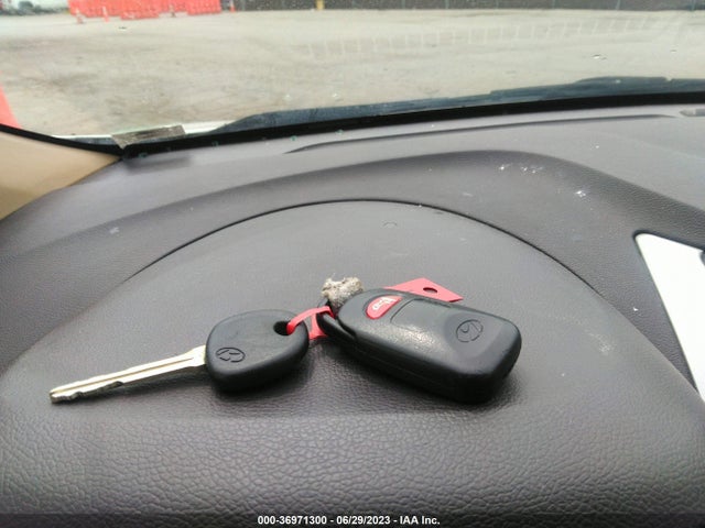2013 HYUNDAI ELANTRA GLS VIN: 5NPDH4AE6DH240688