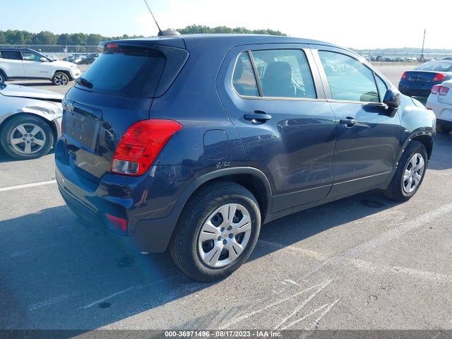 Chevrolet TRAX LS 2019 3GNCJKSB2KL140083 Image 4