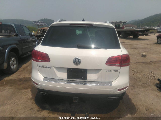2014 Volkswagen Touareg, VIN: WVGEP9BP2ED010234