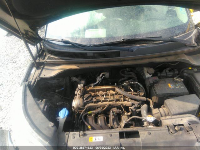 KNDJN2A27J7516995 KIA Soul Base