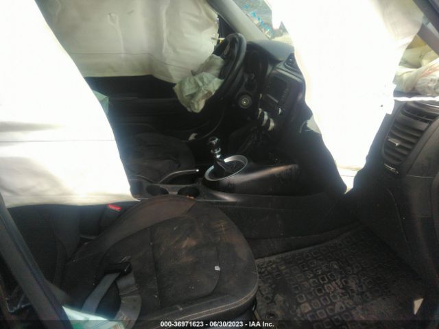 KNDJN2A27J7516995 KIA Soul Base