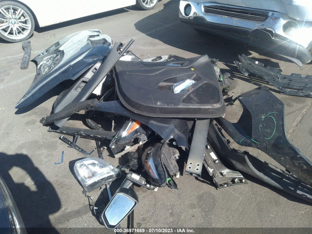 2021 CHEVROLET EQUINOX LT VIN: 2GNAXKEVXM6126662