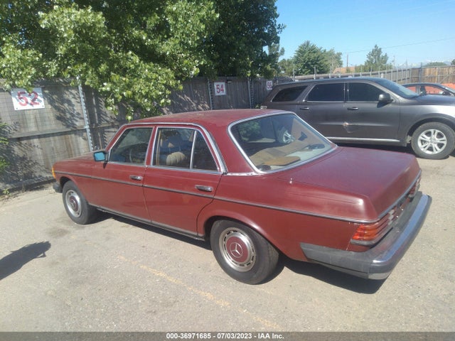 1983 MERCEDES-BENZ 240 D VIN: WDBAB23A7DB374676