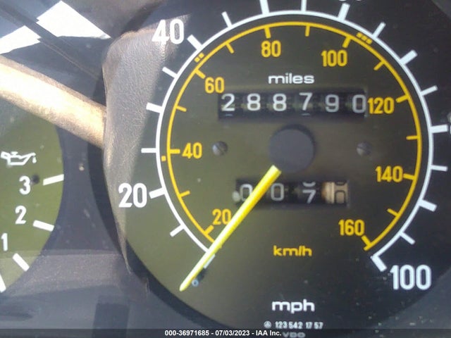 1983 MERCEDES-BENZ 240 D VIN: WDBAB23A7DB374676