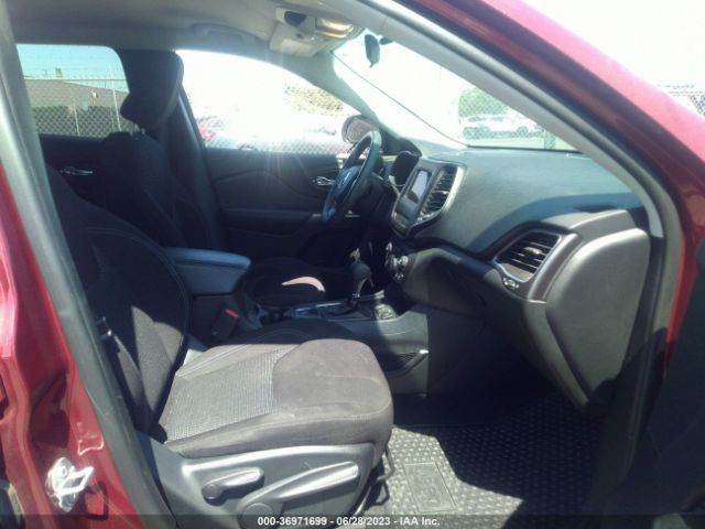 1C4PJLCBXKD458246 Jeep Cherokee Latitude