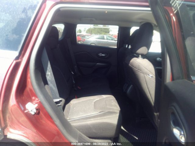 1C4PJLCBXKD458246 Jeep Cherokee Latitude