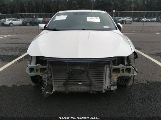 19UDE2F80KA009677 Acura Ilx Pkg