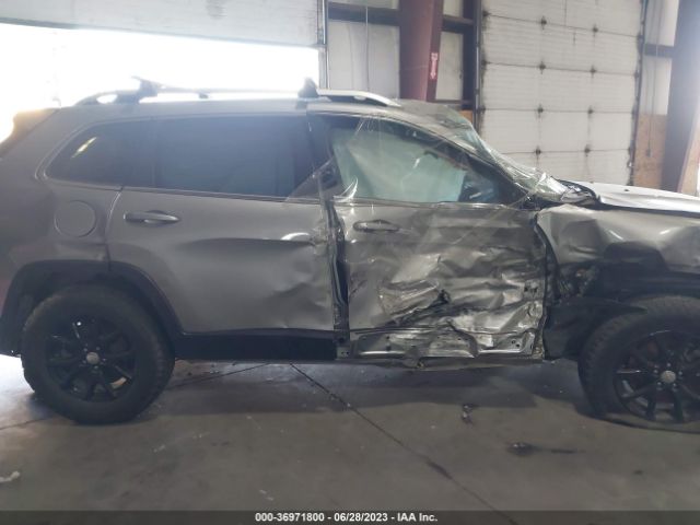 1C4PJMCB3FW674570 Jeep Cherokee Latitude