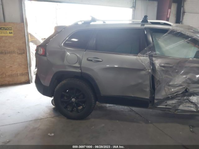 1C4PJMCB3FW674570 Jeep Cherokee Latitude