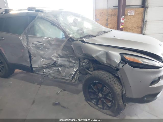 1C4PJMCB3FW674570 Jeep Cherokee Latitude