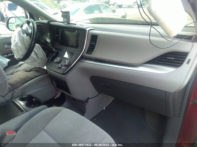 Toyota Sienna Le 8 Passenger 2017 5TDKZ3DCXHS809146 Image 5