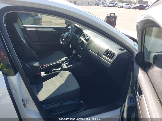 3VW2B7AJ6HM328063 Volkswagen Jetta 1.4t S