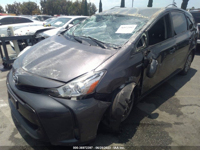 Toyota Prius V Four 2015 JTDZN3EU1FJ035512 Image 2