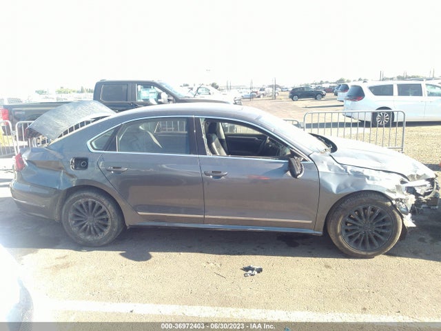 1VWBT7A32HC084153 Volkswagen Passat 1.8t Se