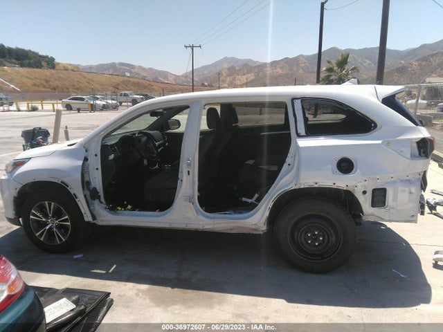 Toyota Highlander Le 2018 5TDBZRFH4JS823805 Image 7