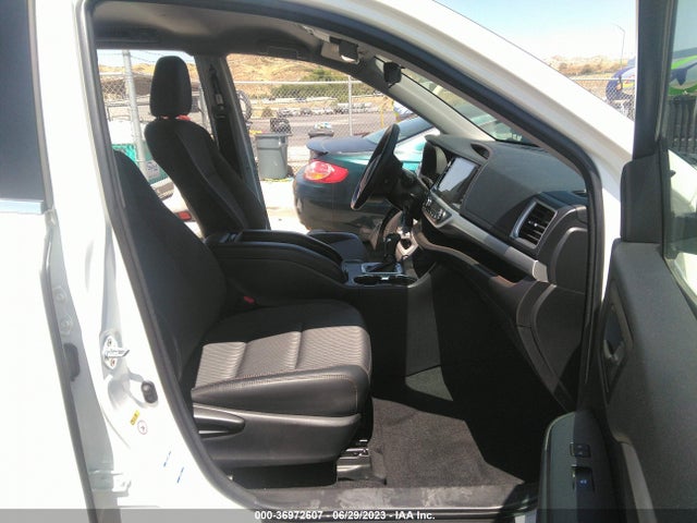 Toyota Highlander Le 2018 5TDBZRFH4JS823805 Image 12