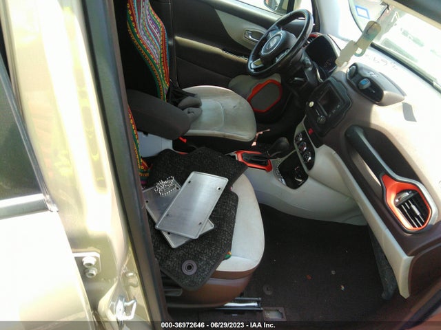 ZACCJABT0FPB50992 Jeep Renegade Latitude