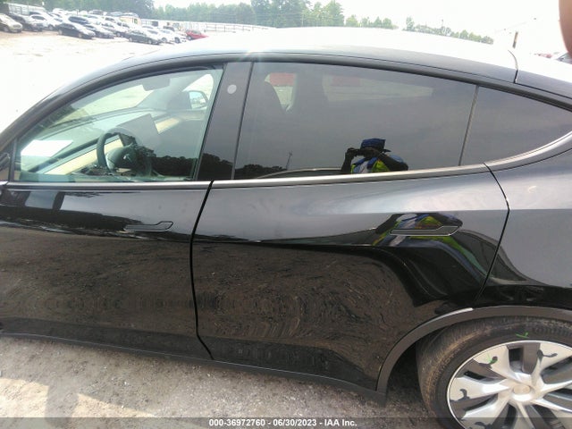Tesla Model Y Long Range 2023 7SAYGDEE5PA053346 Image 13