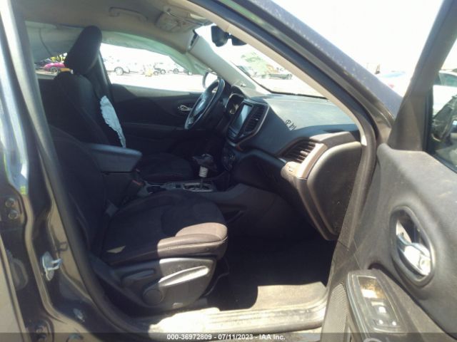 1C4PJLCB9FW517314 Jeep Cherokee Latitude