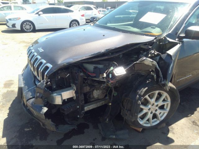 1C4PJLCB9FW517314 Jeep Cherokee Latitude