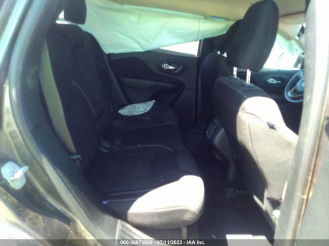 1C4PJLCB9FW517314 Jeep Cherokee Latitude