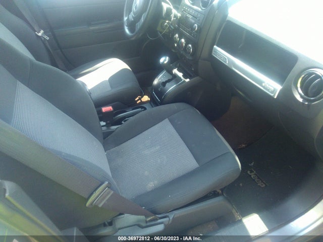 1C4NJCBA5FD249776 Jeep Compass Sport
