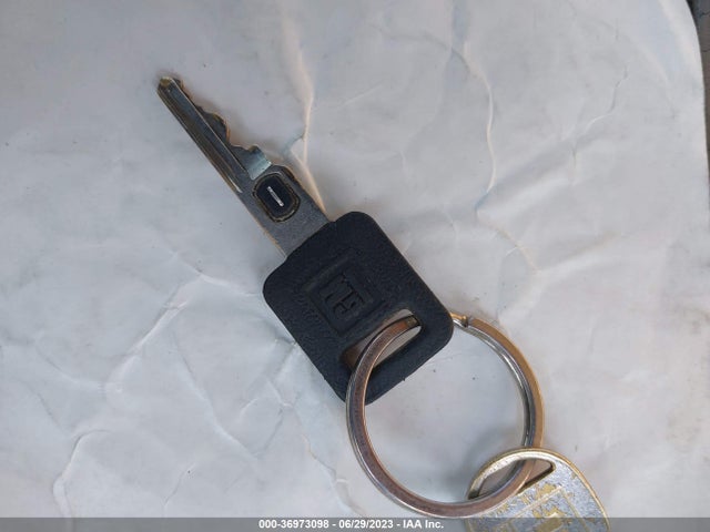1995 BUICK LESABRE CUSTOM VIN: 1G4HP52L1SH500588