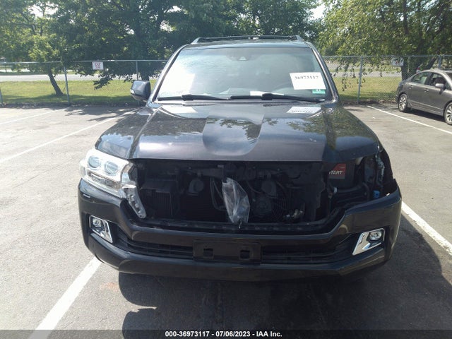 2016 Toyota Land Cruiser, VIN: JTMCY7AJ6G4046425