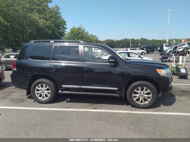 2016 Toyota Land Cruiser, VIN: JTMCY7AJ6G4046425