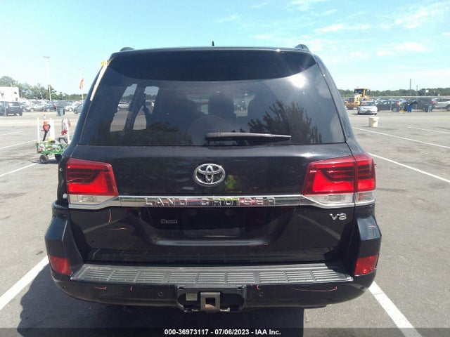 2016 Toyota Land Cruiser, VIN: JTMCY7AJ6G4046425