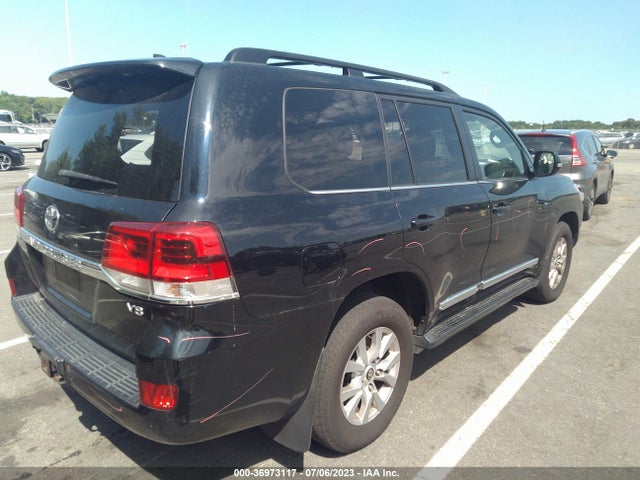 2016 Toyota Land Cruiser, VIN: JTMCY7AJ6G4046425