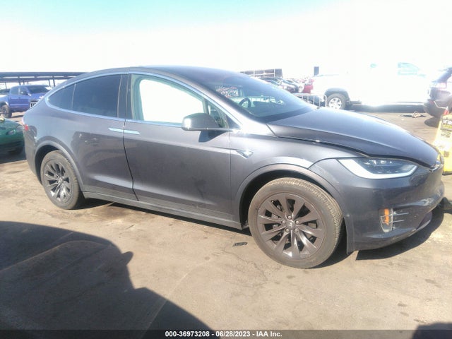 Tesla Model X P100d 2018 5YJXCBE22JF140937 Image 4