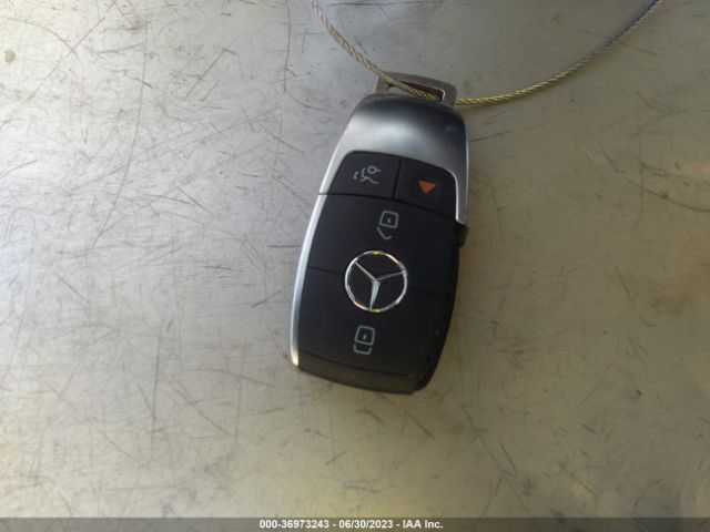 WDDWJ8DB2KF833807 Mercedes-Benz C-class C 300