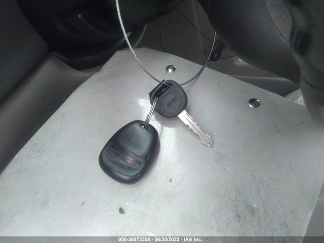 2004 GMC YUKON SLT VIN: 1GKEK13T64R111850