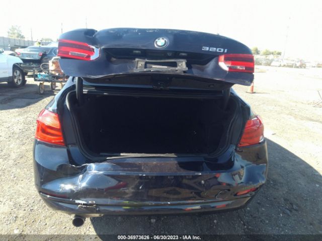 WBA8E1G59GNT99500 BMW 3 Series 320i