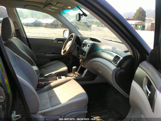 36973870 :رقم المزاد ، JF2SHADC2DH441892 vin ، 2013 Subaru Forester 2.5x Premium مزاد بيع