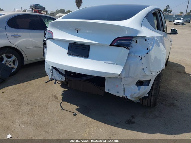 7SAYGDEE9PA130929 Tesla Model Y Long Range