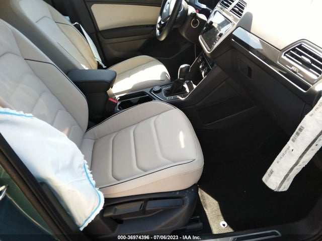 3VV4B7AX4KM160142 Volkswagen Tiguan Sel Premium
