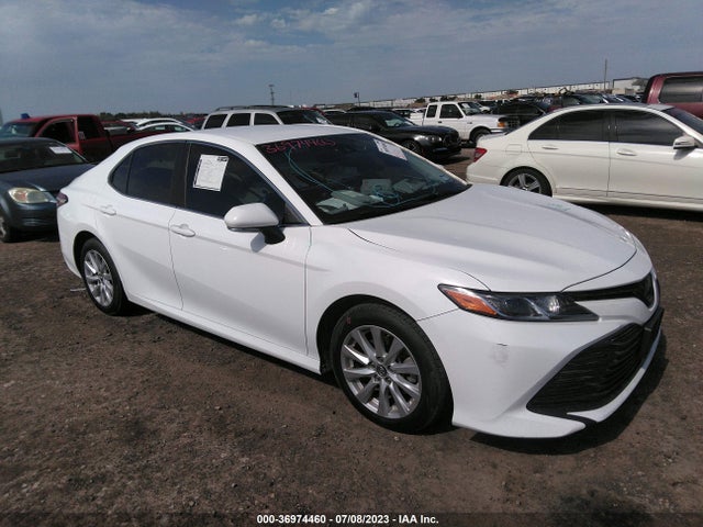 Toyota Camry Le/se/xle/l 2018 4T1B11HK7JU577258 Image 1