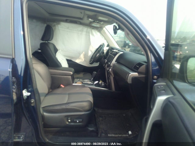 Toyota 4RUNNER SR5 2020 JTEBU5JR3L5775953 Image 10