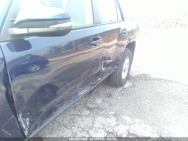 Toyota 4RUNNER SR5 2020 JTEBU5JR3L5775953 Image 11