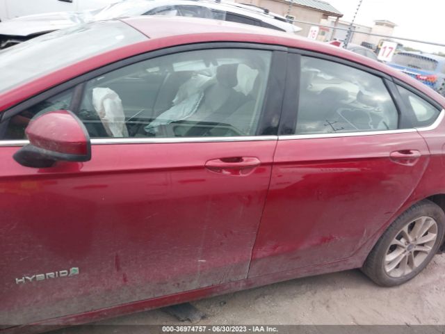 3FA6P0LU0KR222597 Ford Fusion Hybrid Se