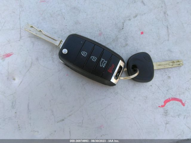 KNDJN2A21E7044945 KIA Soul Base