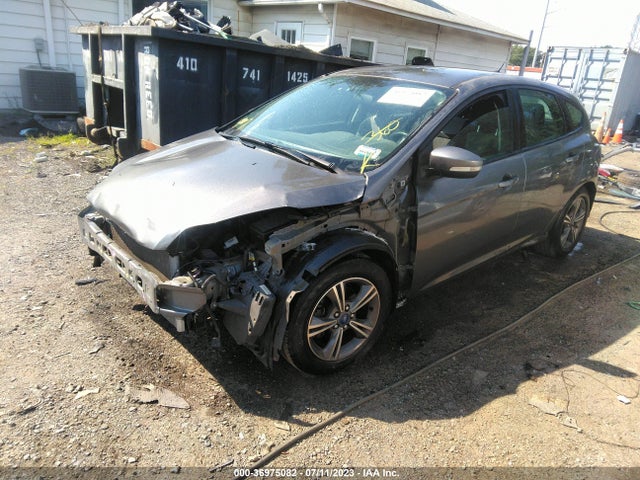 Ford FOCUS SE 2014 1FADP3K25EL424928 Image 2