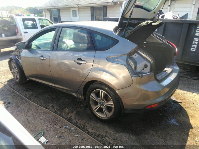 Ford FOCUS SE 2014 1FADP3K25EL424928 Image 3